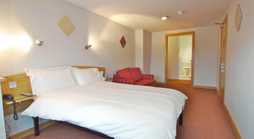 Rosemount Hotel Heathrow 하운슬로우 객실 사진